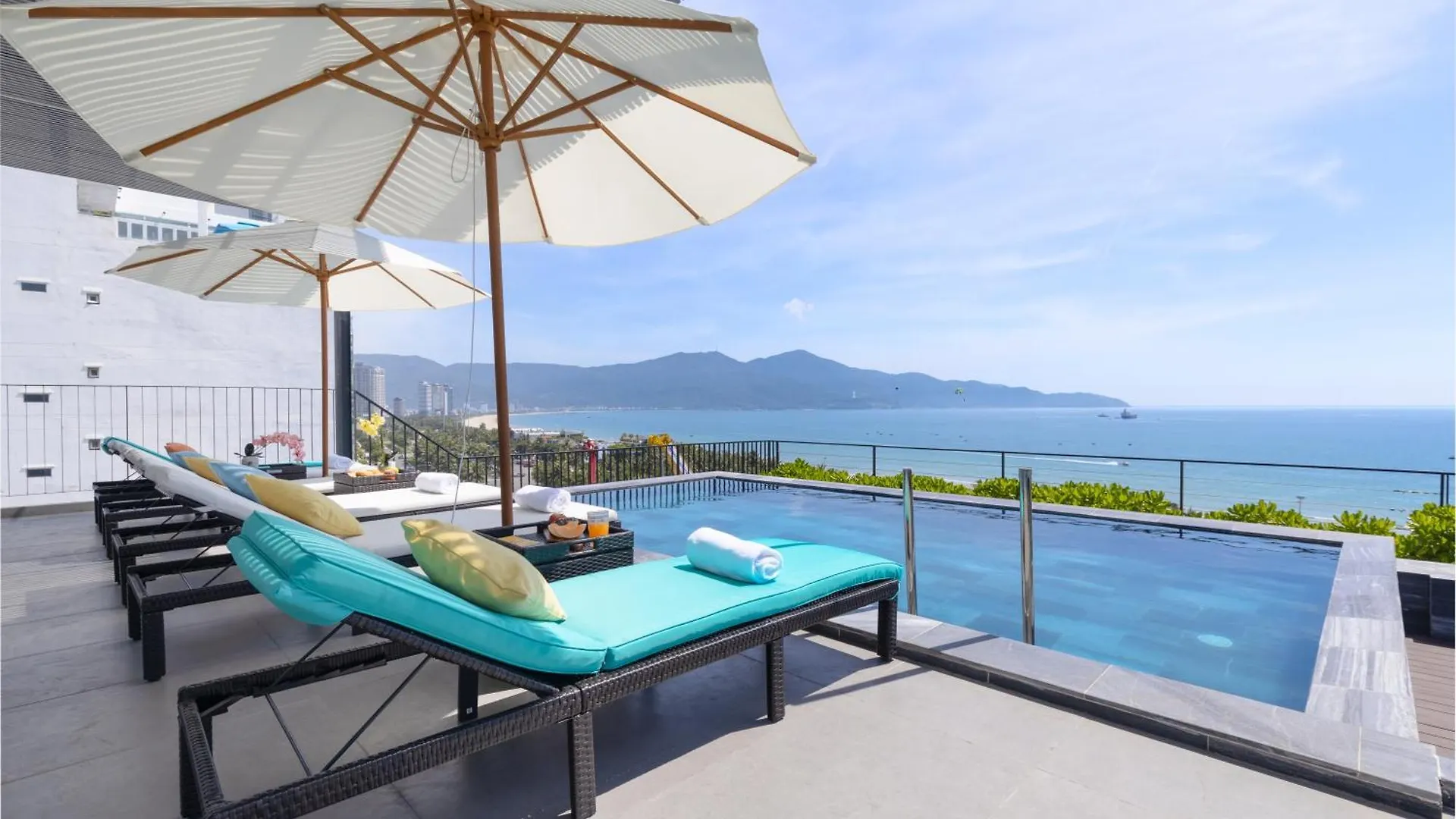 Jbay Beachfront Boutique Hotel Дананг 4*,  Вьетнам