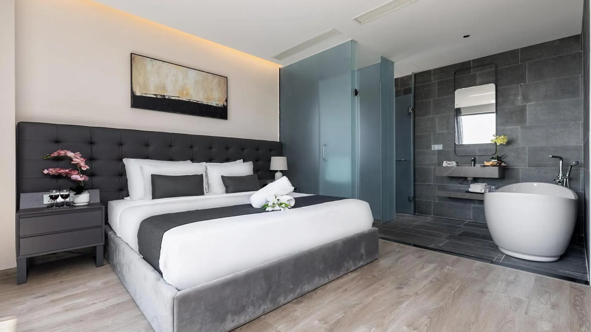 Jbay Beachfront Boutique Hotel Дананг 4*,  Вьетнам