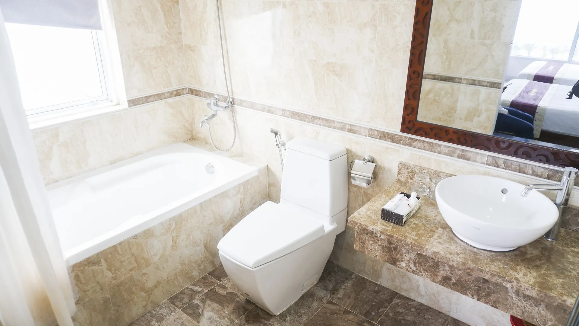 Jbay Beachfront Boutique Hotel Дананг